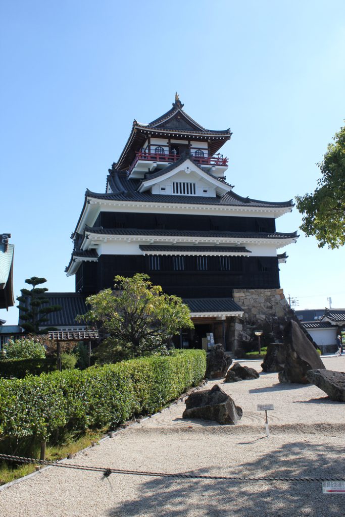 (Re)construire des châteaux dans le Japon contemporain : des restitutions « à l’identique » ?