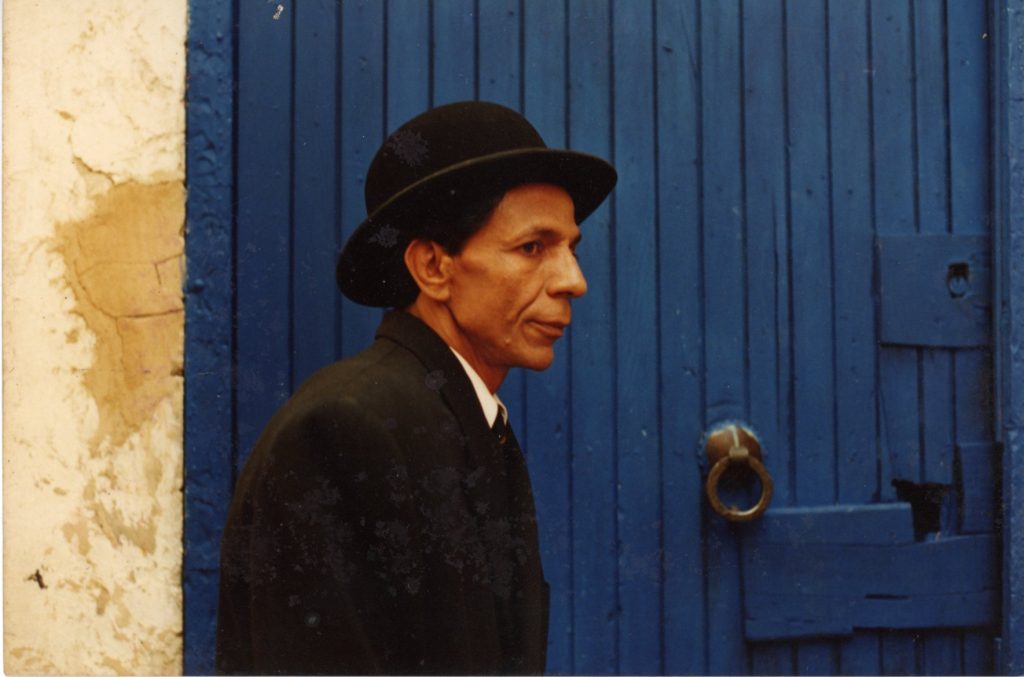 Ahmed Bouanani, acteur dans le film de Farida Benlyazid, Une porte sur le ciel, 1988. Crédit : Archives Bouanani