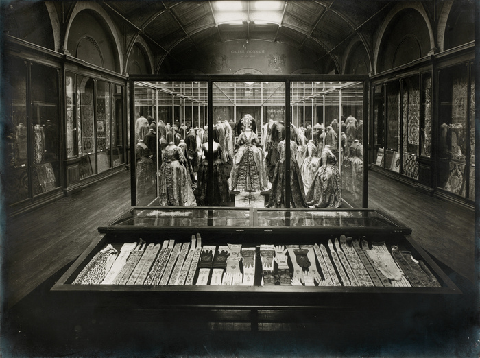 Comment la mode est devenue un objet muséal : l’exemple des collections lyonnaises