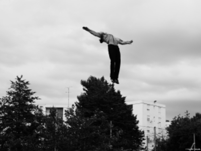 Spectacle de cirque urbain par la compagnie Colokolo – Chouf le ciel