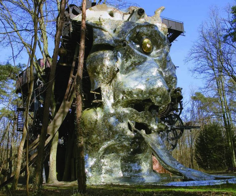 La restauration 2021 du Cyclop de Jean Tinguely